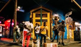 photo-1525994886773-080587e161c2